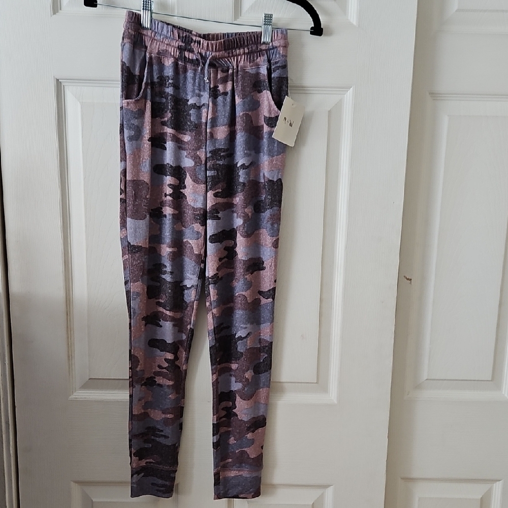 R & R, Camo Pajama Bottoms, Large,Girls 12-14,NWT